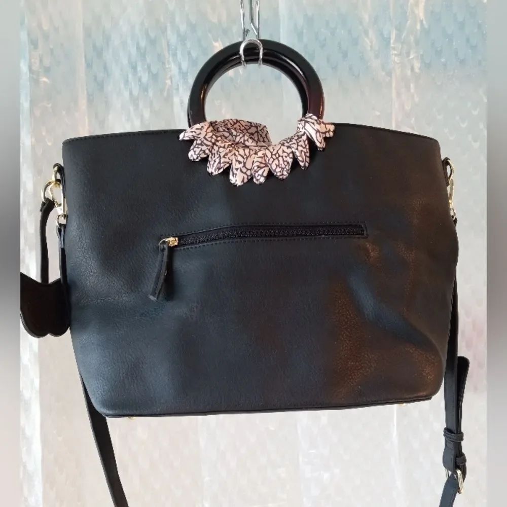 Max Studio Satchel - Picture 3 of 10